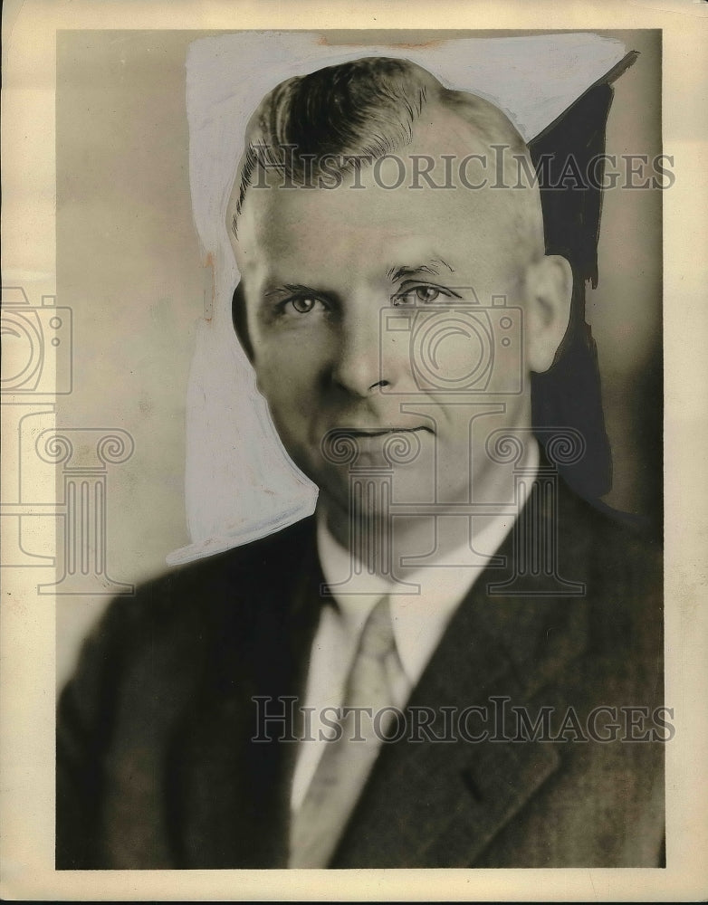 1932 Press Photo Dan Willis posing for photo - nea84221 - Historic Images