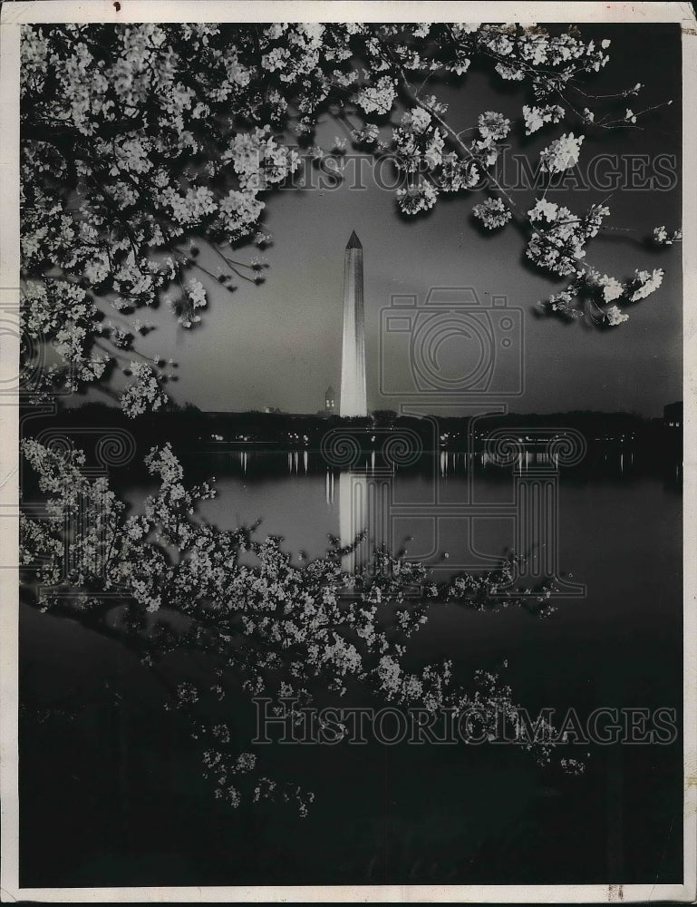 1939 View of the Tidal Basin in Washington D.C. Washington memorial - Historic Images
