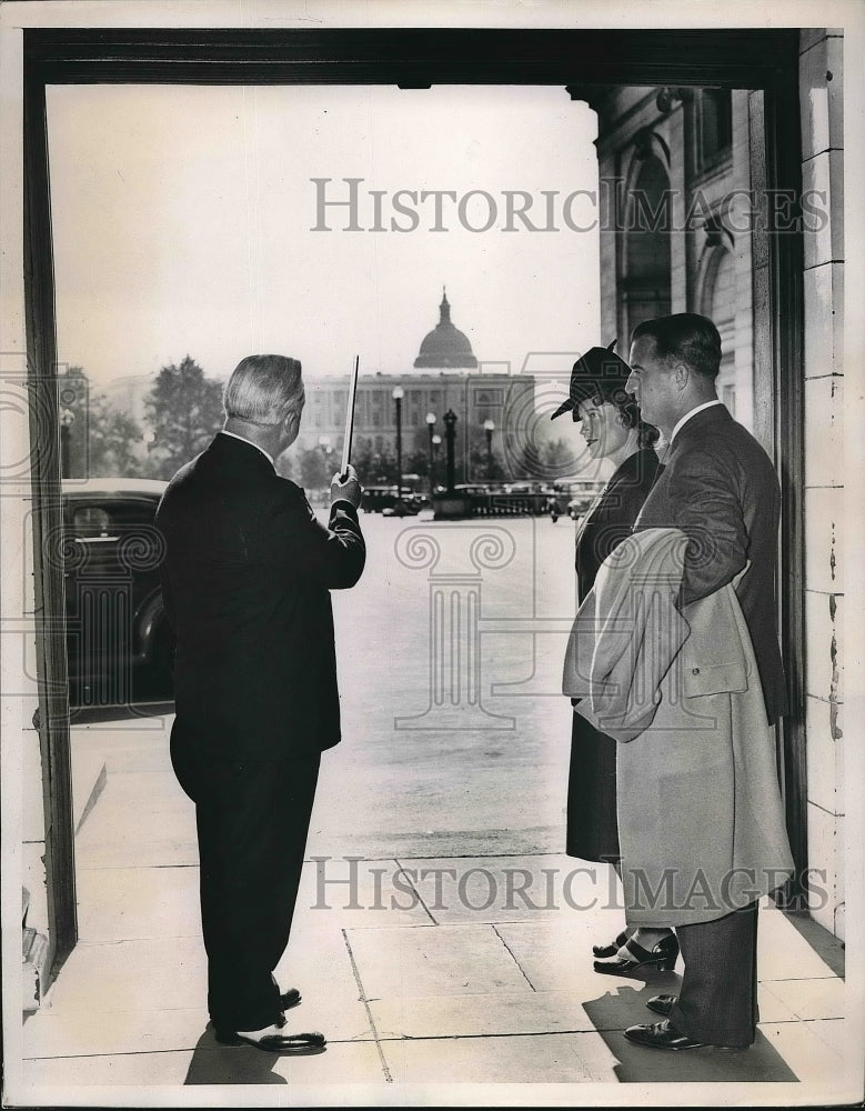 1939 Senate Sgt at Arms Chesley Jurgen & Sen. & Mrs AB Chandler - Historic Images
