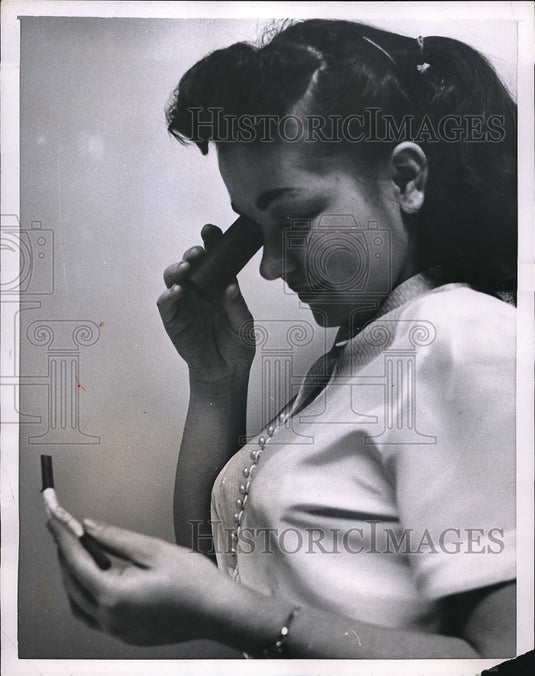 1955 Marshall, Mo. Miss Pat Kliethermes of Farmers Assn. with seeds - Historic Images