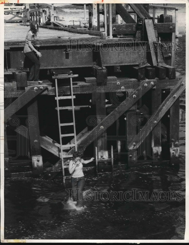 1972 Youngster diving at Jamica Bay pier in NYC  - Historic Images
