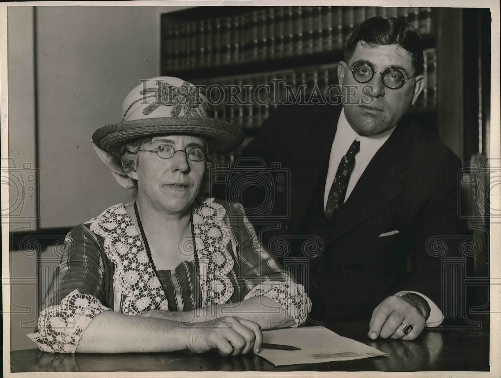 1922 Press Photo District attorney T.G. Negrich and Mrs. Lola Potter - nea84452 - Historic Images