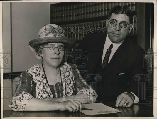 1922 Press Photo District attorney T.G. Negrich and Mrs. Lola Potter - nea84452 - Historic Images