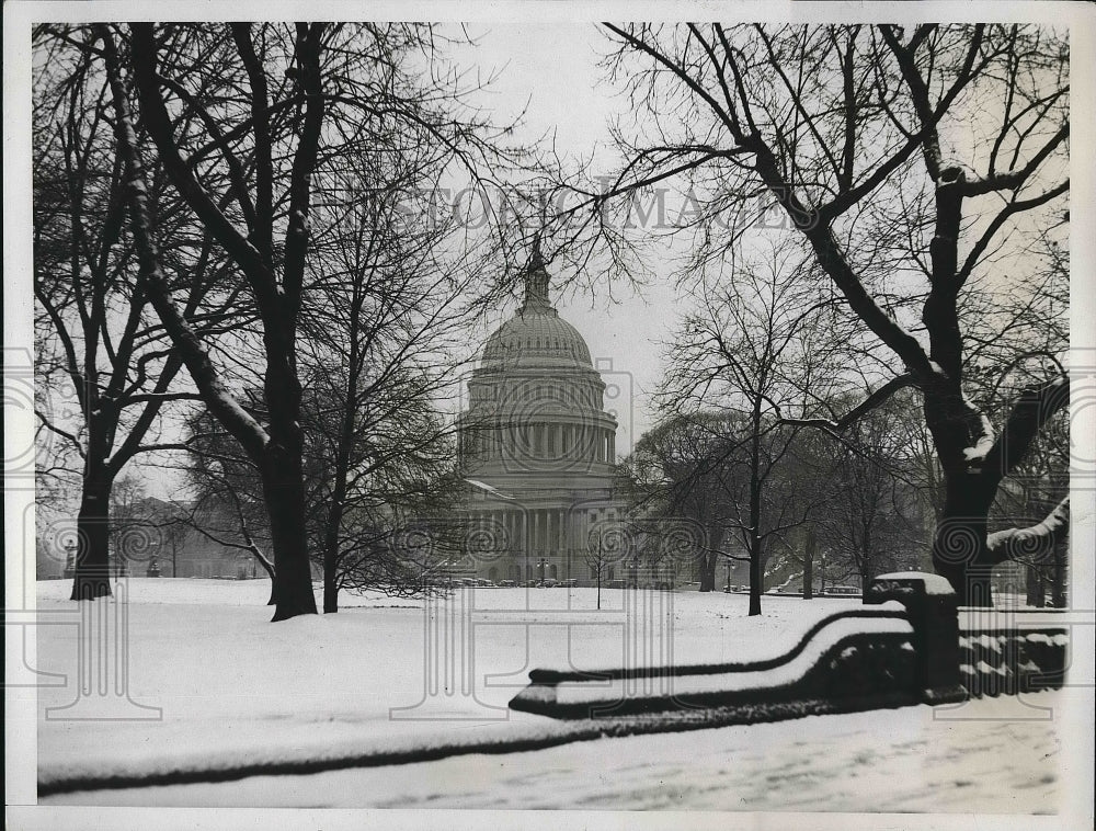 Washington D.C. capitol blanketed in snow  - Historic Images
