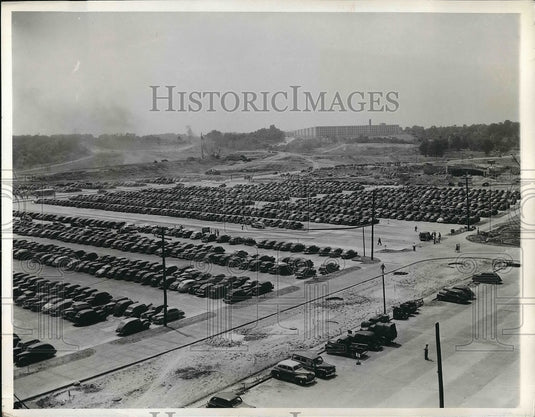 1942 War Department workers Parking Washington D.C.  - Historic Images