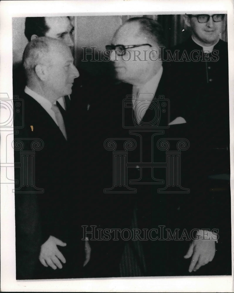 1970 Press Photo French Foreign Minister Maurice Schumann &amp; Valter Eytan-Historic Images