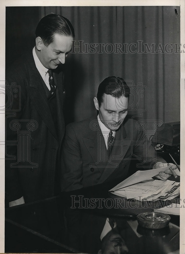 1937 Press Photo Daniel Ladd, EJ Connelley, Chicago office Dept of Justice - Historic Images