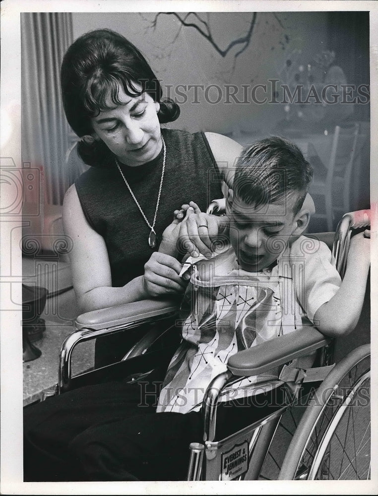 1967 Press Photo Mrs. Richard Vidurgiris and her son John - nea84624 - Historic Images