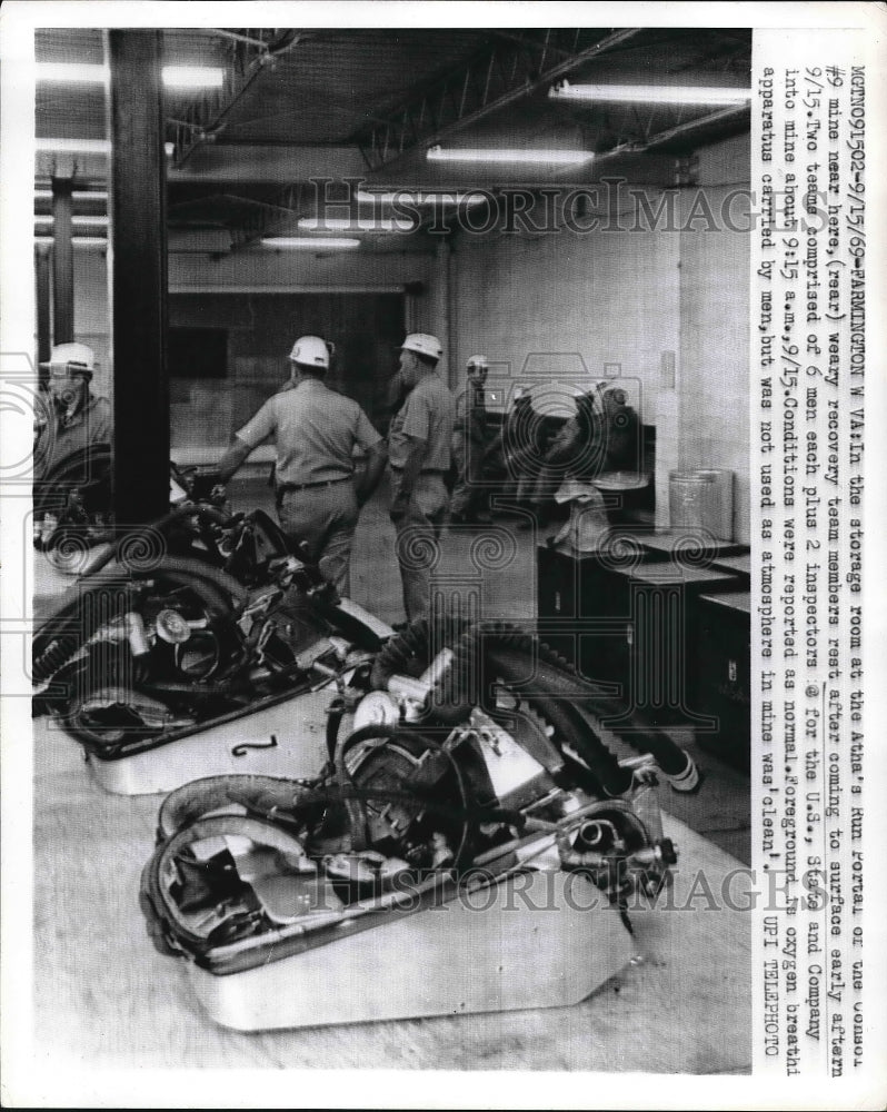 1969 Farmington, W.Va. Atha's Run portal Mine  - Historic Images