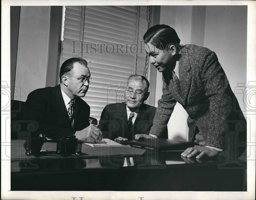 1945 Mr Nitta &amp; son &amp; banker LS Mortensen in Santa Ana  - Historic Images