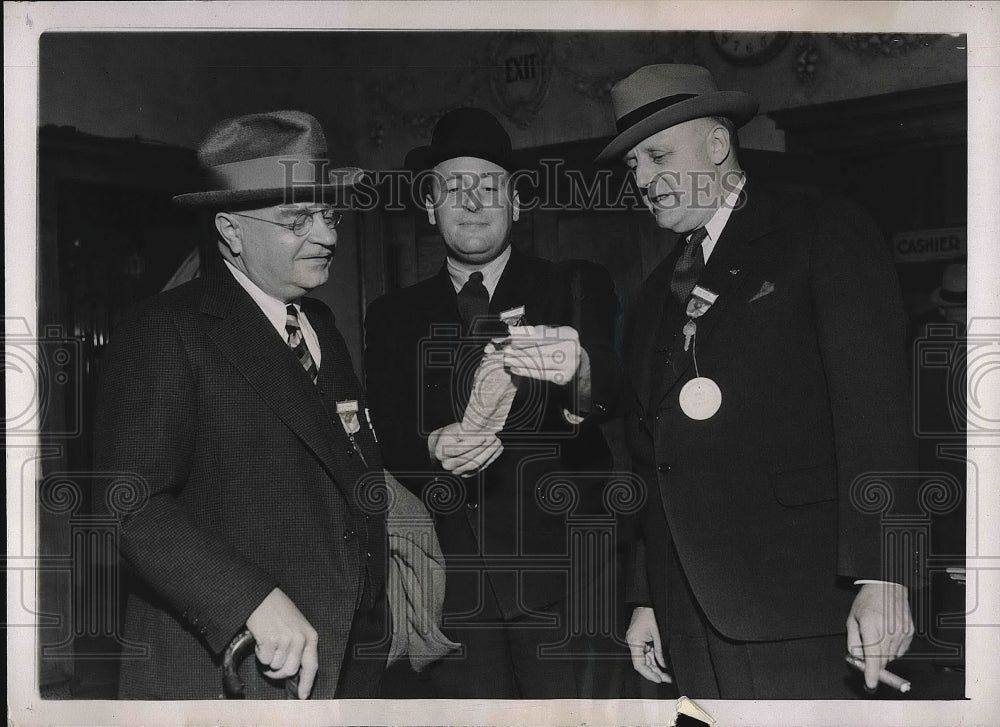 1937 Press Photo Carlos Fuerman,John Blohme &amp; A.W. Williams During Convention - Historic Images