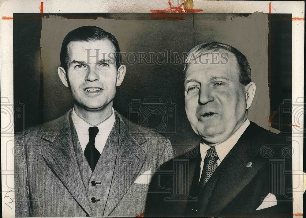 1949 Alger Hiss &amp; Attorney Lloyd Paul Stryker During Trial In Court - Historic Images