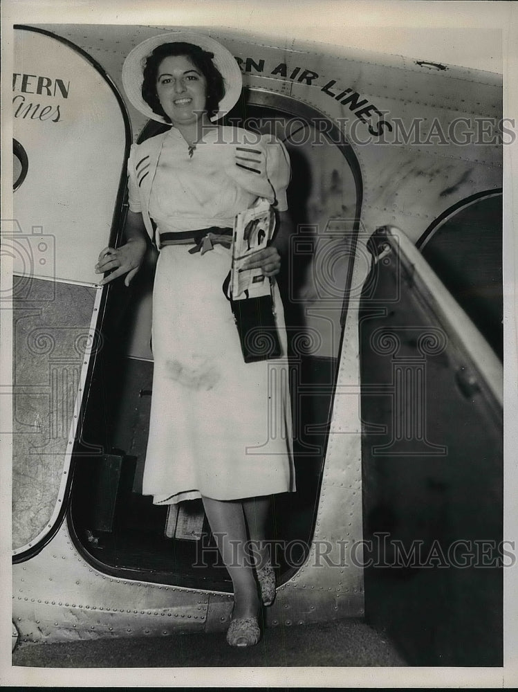 1938 Press Photo Sylvia Mae Bradsahw flown to new Orleans Spy Quiz - nea84891-Historic Images