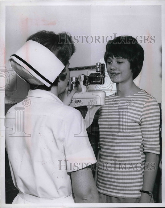 1955 Press Photo Former Patient Of Babies & Children's Hospital Mary O'Neil-Historic Images