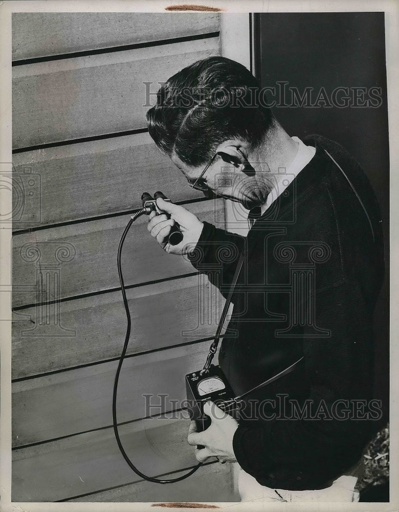 1951 Press Photo Moisture Meter - nea84949 - Historic Images