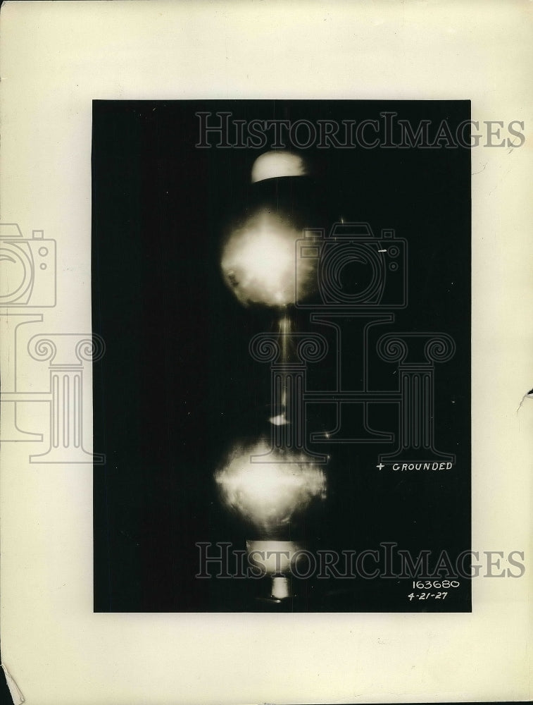 1934 Suppressed Artificial Lightning Discharge In Formation - Historic Images