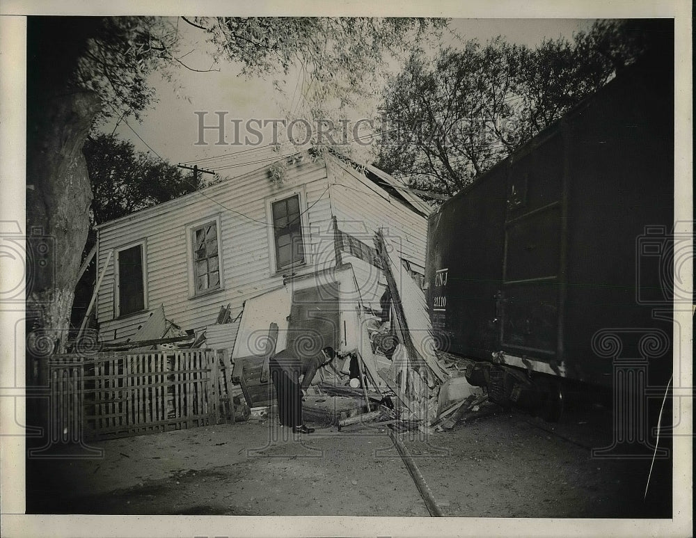 1941 Four Injured When Freight Train Derailed And Crashed Into Home - Historic Images