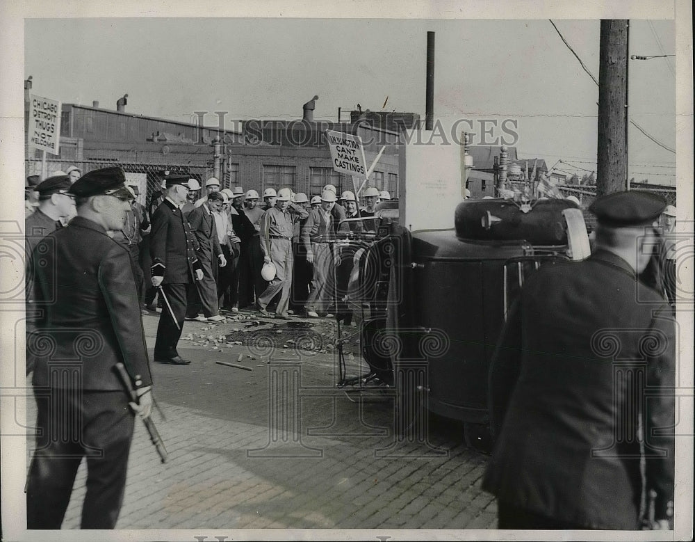 1940 Press Photo Precision Casting Co. plant Picket overturned car - nea85651-Historic Images