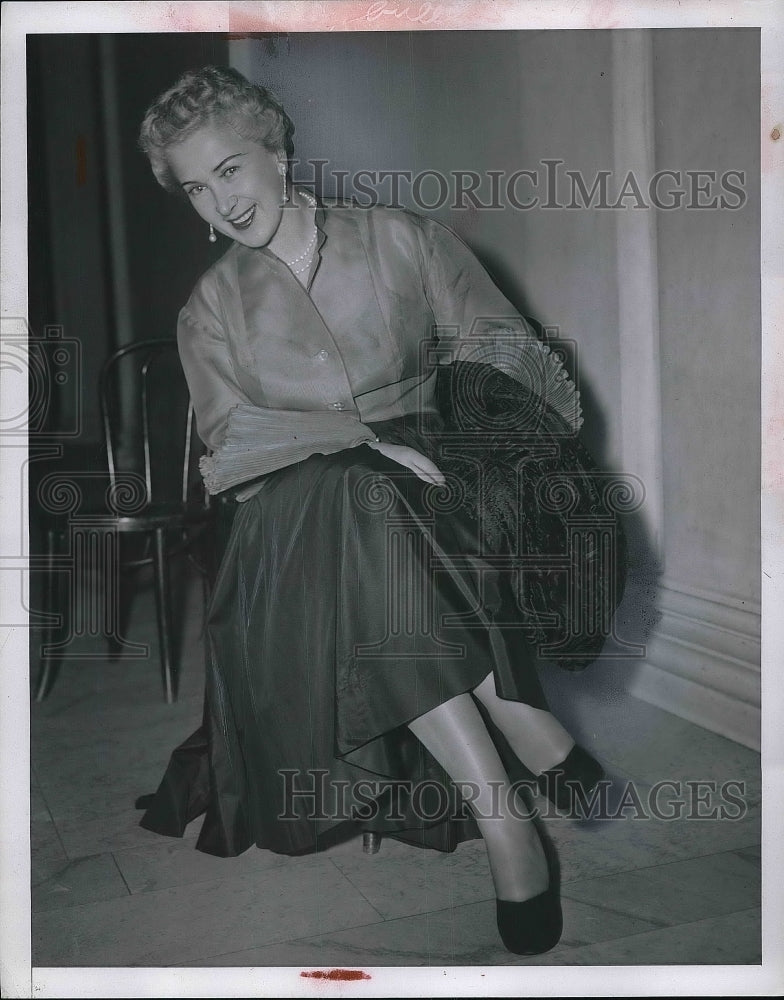 1952 Press Photo Mrs. Olga Konow working for Sen. Hoey - nea85758 - Historic Images
