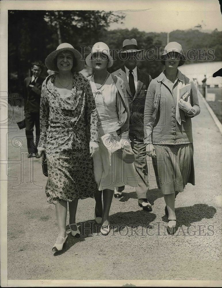 1930 Mrs Frank Phillins Mrs George St George and Mrs Randolph Catlin - Historic Images