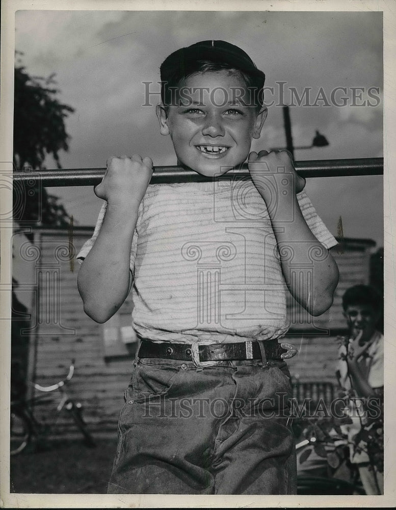 1948 Press Photo Bobby Tesler at Age 8 at Woodland School - nea85950-Historic Images