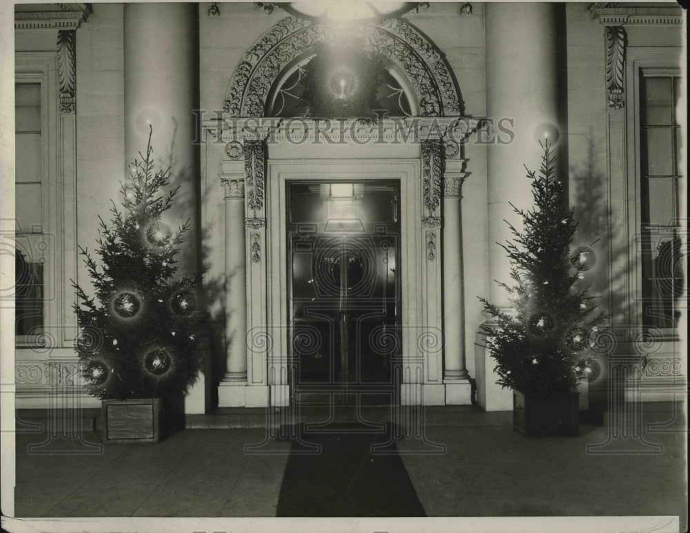 1929 Press Photo Christmas Trees Stand Near White House Doors - nea86111-Historic Images