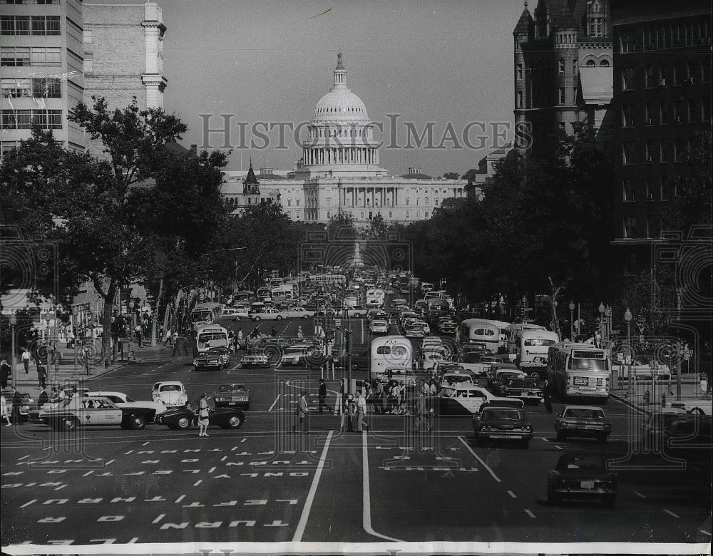 1965 Street view of the US Capitol building  - Historic Images