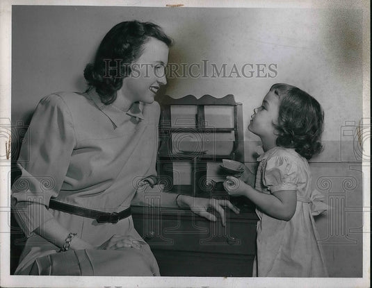 1945 East End Neighborhood House Mrs Thomas Marks  - Historic Images