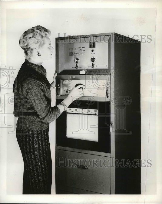 1959 Central Scientific Co. Beta TRay H/C meter model  - Historic Images