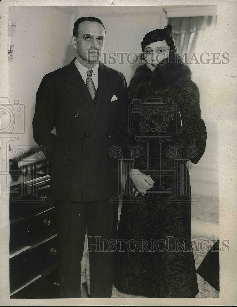 1933 Press Photo Allen Lehman and wife aboard S.S. Santa Rosa - nea86318 - Historic Images