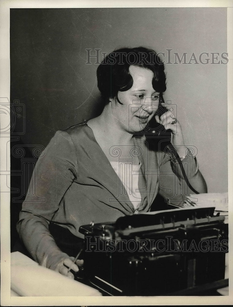 1933 Miss Lois Coffee In Office As Secretary To Rep. J. Haroin - Historic Images