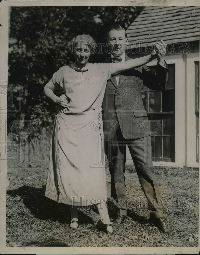 1924 Mr. and Mrs. Ben Lovett teaching dancing  - Historic Images
