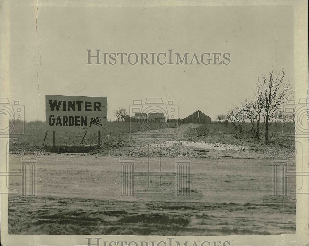 1922 The resort Winter Garden  - Historic Images
