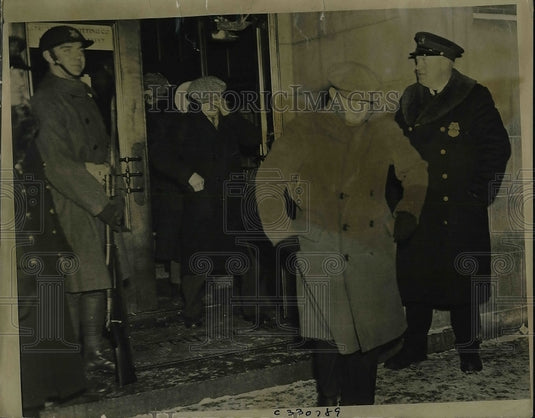 1935 Employees Of Strutwear Knitting Mill Leave Plant  - Historic Images