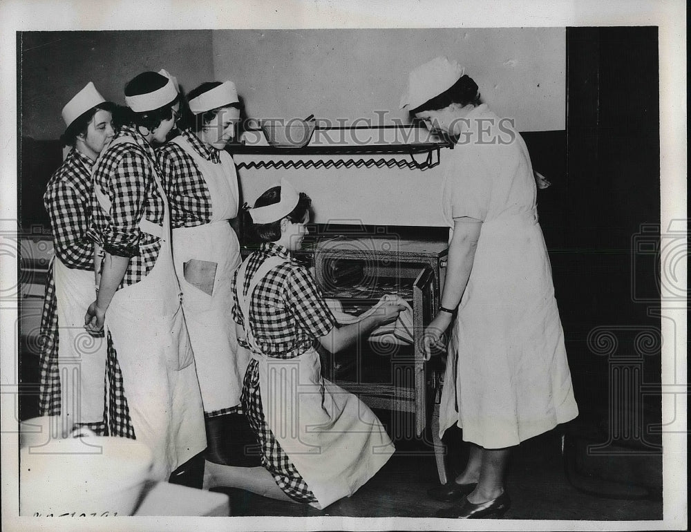 1939 Press Photo Students at Central Committee on Women&#39;s Training, Employment-Historic Images