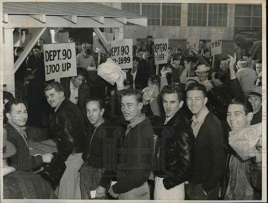 1940 Vultee Strikers returned to work at the airplane factory - Historic Images