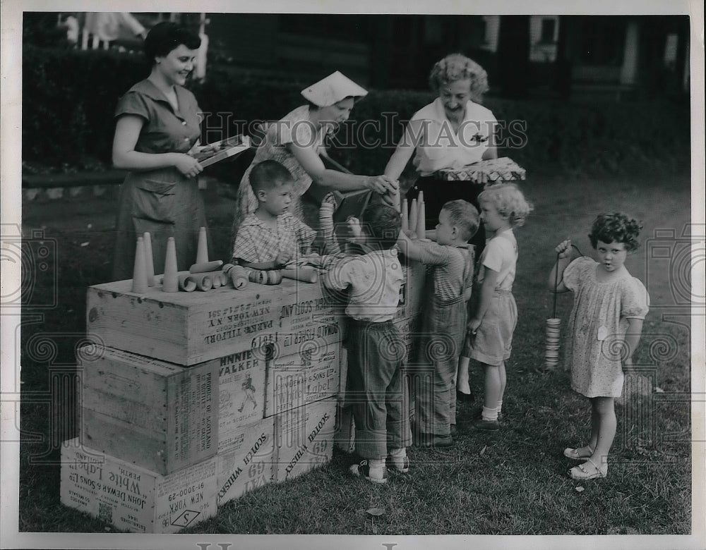 1951 Press Photo Mrs. Richard Nicholson, Mrs. P. Hoffman, Mrs. Gordon Smith - Historic Images