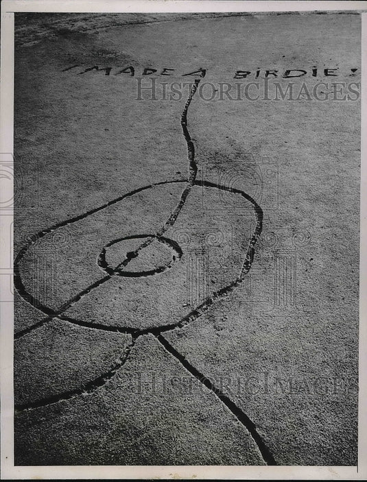1937 An exuberant golfer at Fairmont Golf Course "I made a birdie" - Historic Images