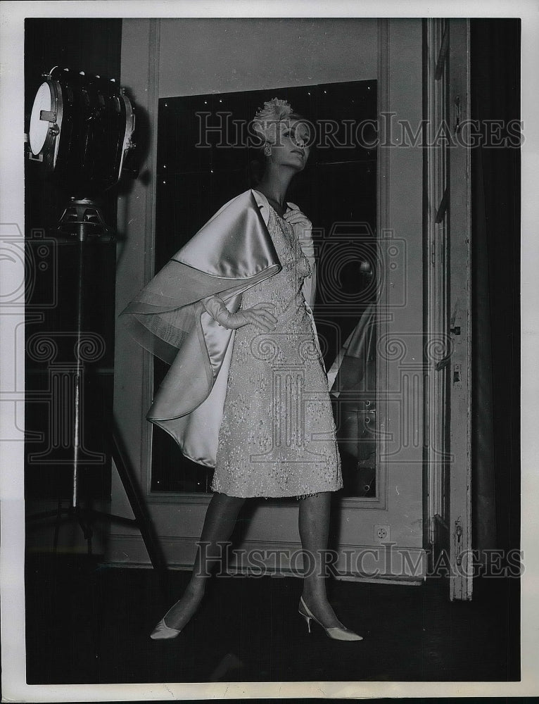 1962 Lissy Schaper Models Schultze - Historic Images