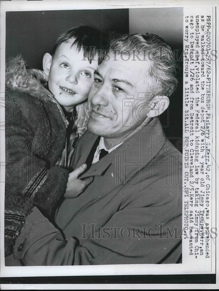 1962 Press Photo Larry Kerr with four-year-old Jimmy Troupe - nea87404-Historic Images