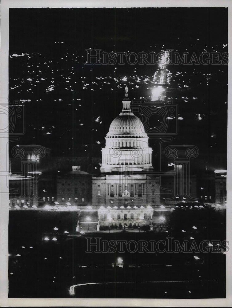 1959 Press Photo Capitol dome &amp; Washington DC skyline at night by Thomas Shields - Historic Images