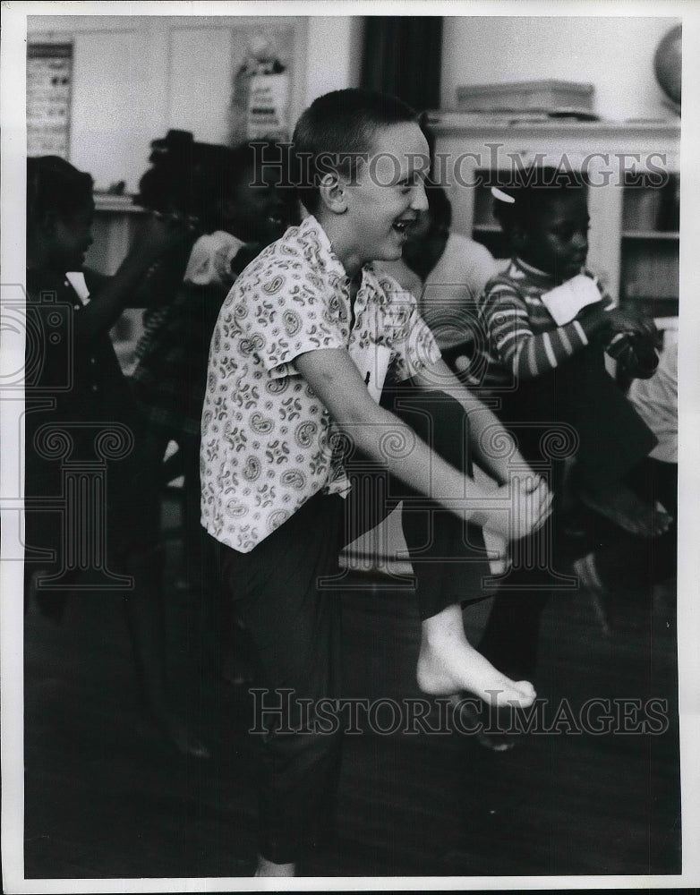 1971 Press Photo Union Springs Elementary Student Dances Murray Louis Dance Co. - Historic Images