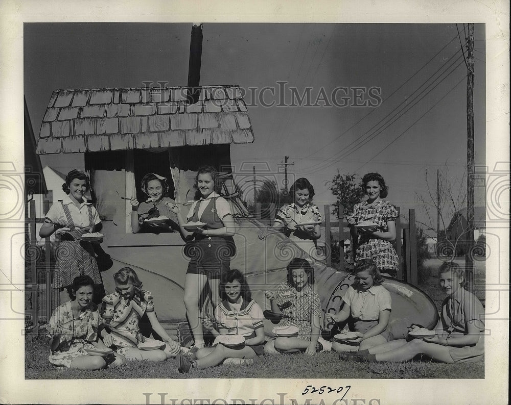 1939 National Rice Festival Rose Drevost, Genevieve Barbourse, mary - Historic Images