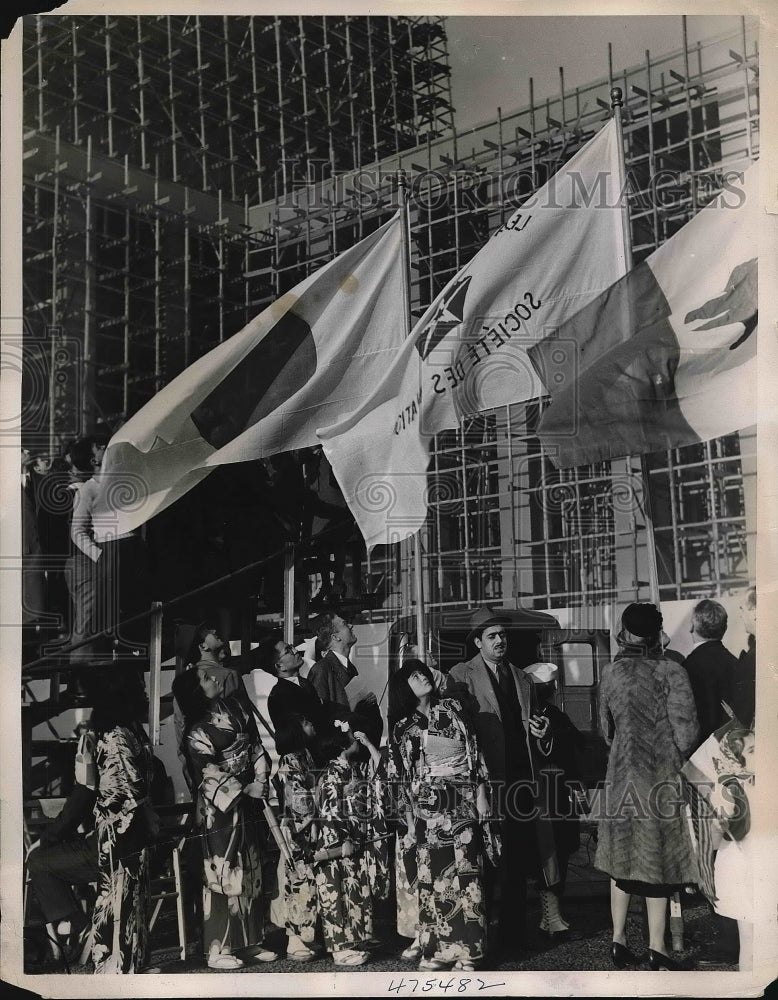 1938 children at dedication of World Fair's Court of Peace in NYC - Historic Images