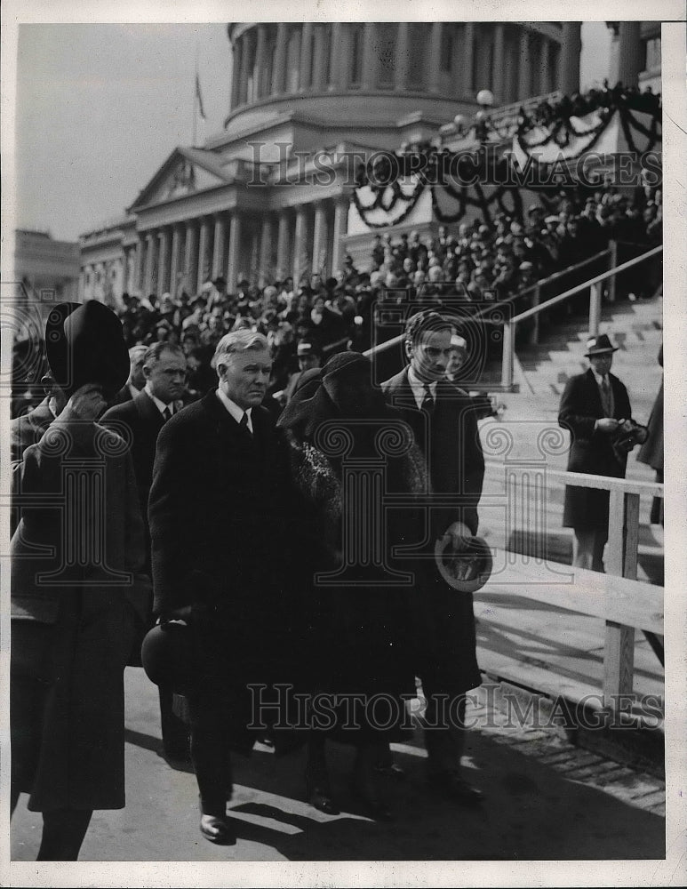 1933 Press Photo John Walsh Mrs. Walsh and her son Margial Truffin - nea88005 - Historic Images