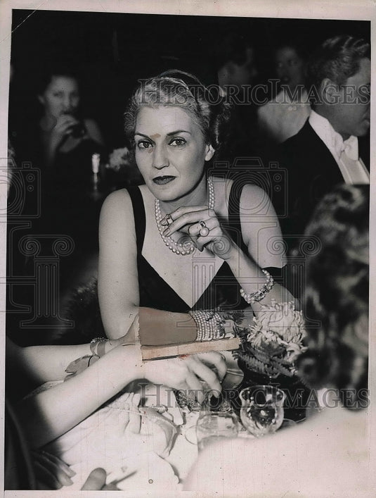 1935 Press Photo Socialite Ms. Harris and Williams - Historic Images