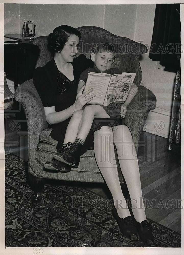 1940 Mrs. Peter Nielsen with her son John  - Historic Images