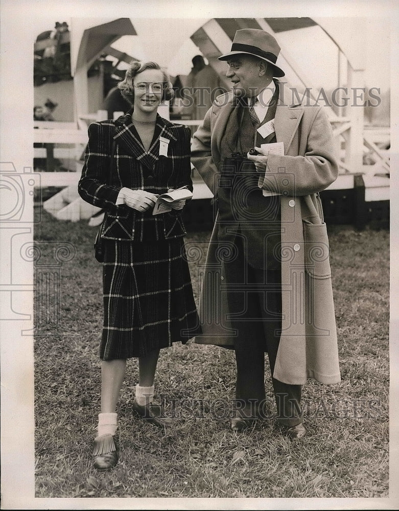 1939 Press Photo Mrs. C. Frederick Neilson Jr with Reeve Schley - nea88033 - Historic Images