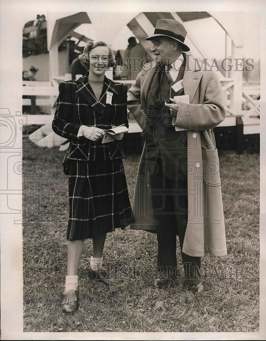 1939 Press Photo Mrs. C. Frederick Neilson Jr with Reeve Schley - nea88033 - Historic Images