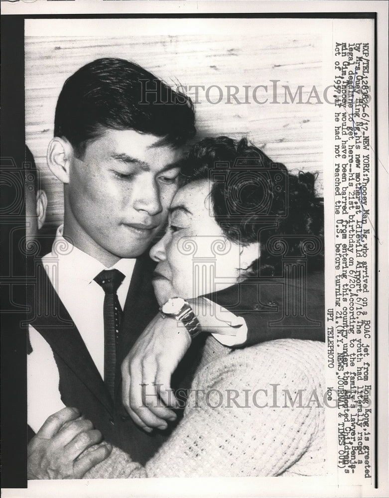 1961 Press Photo Thooey Man Ng and Mrs. Guey Hing Ng - Historic Images